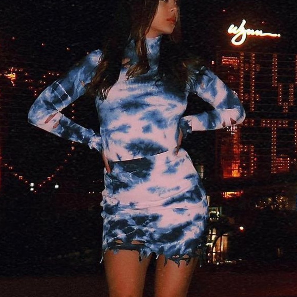 Top and bottom distressed set